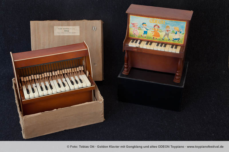 Klavier mit Gongklang