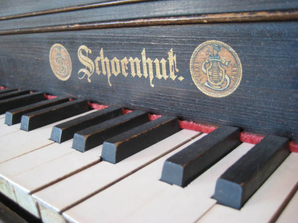Historisches Schoenhut Toypiano